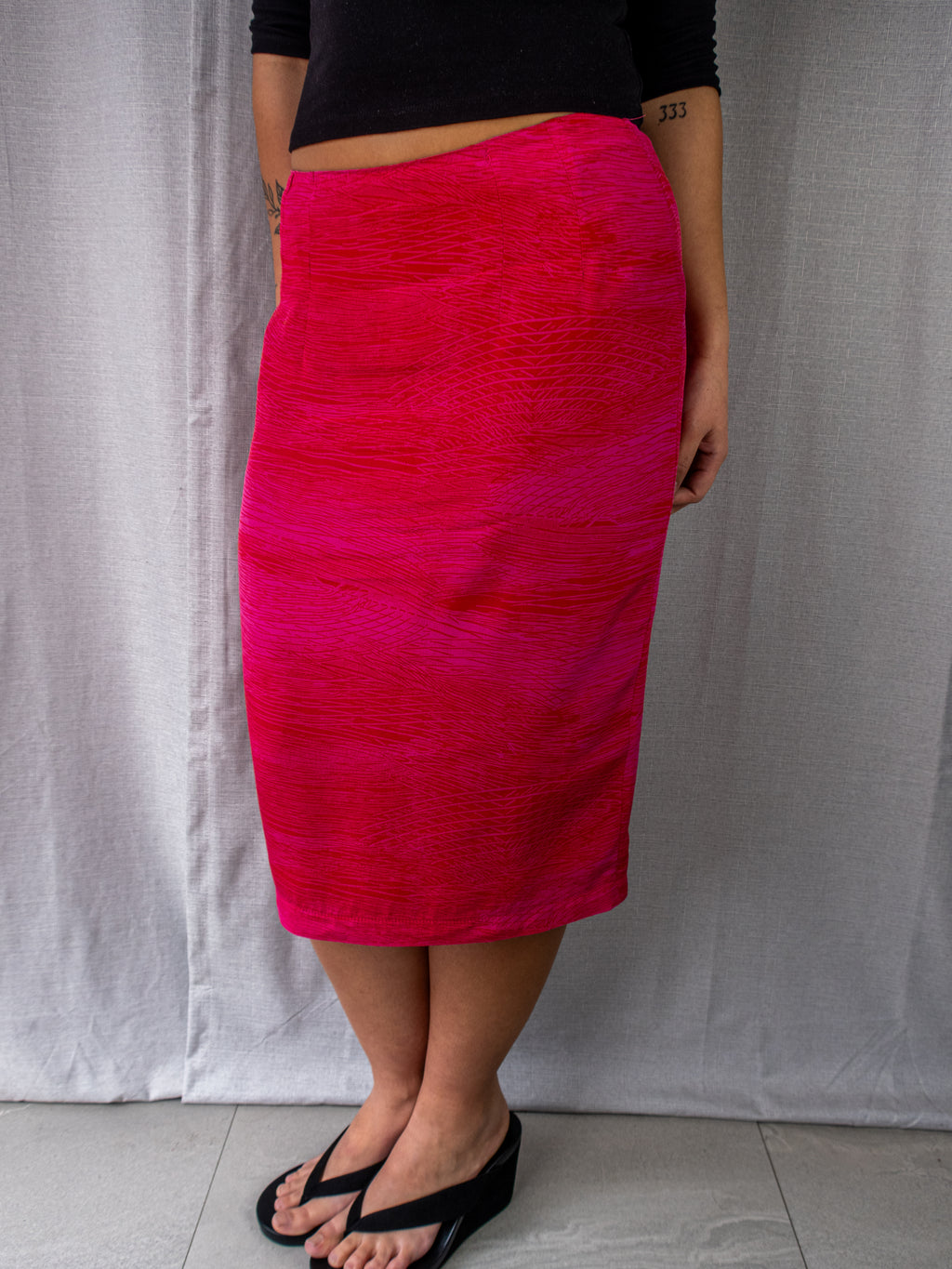 Y2K G2 Textured Pencil Skirt - Hot Pink - Size 8