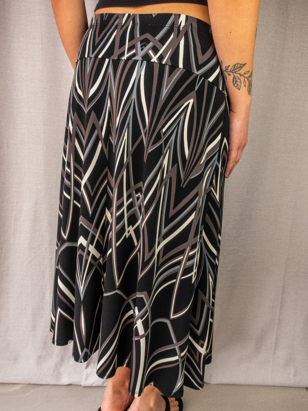 Y2K Suzanne Grae Geometric Midi Skirt - Abstract Print - Size 12