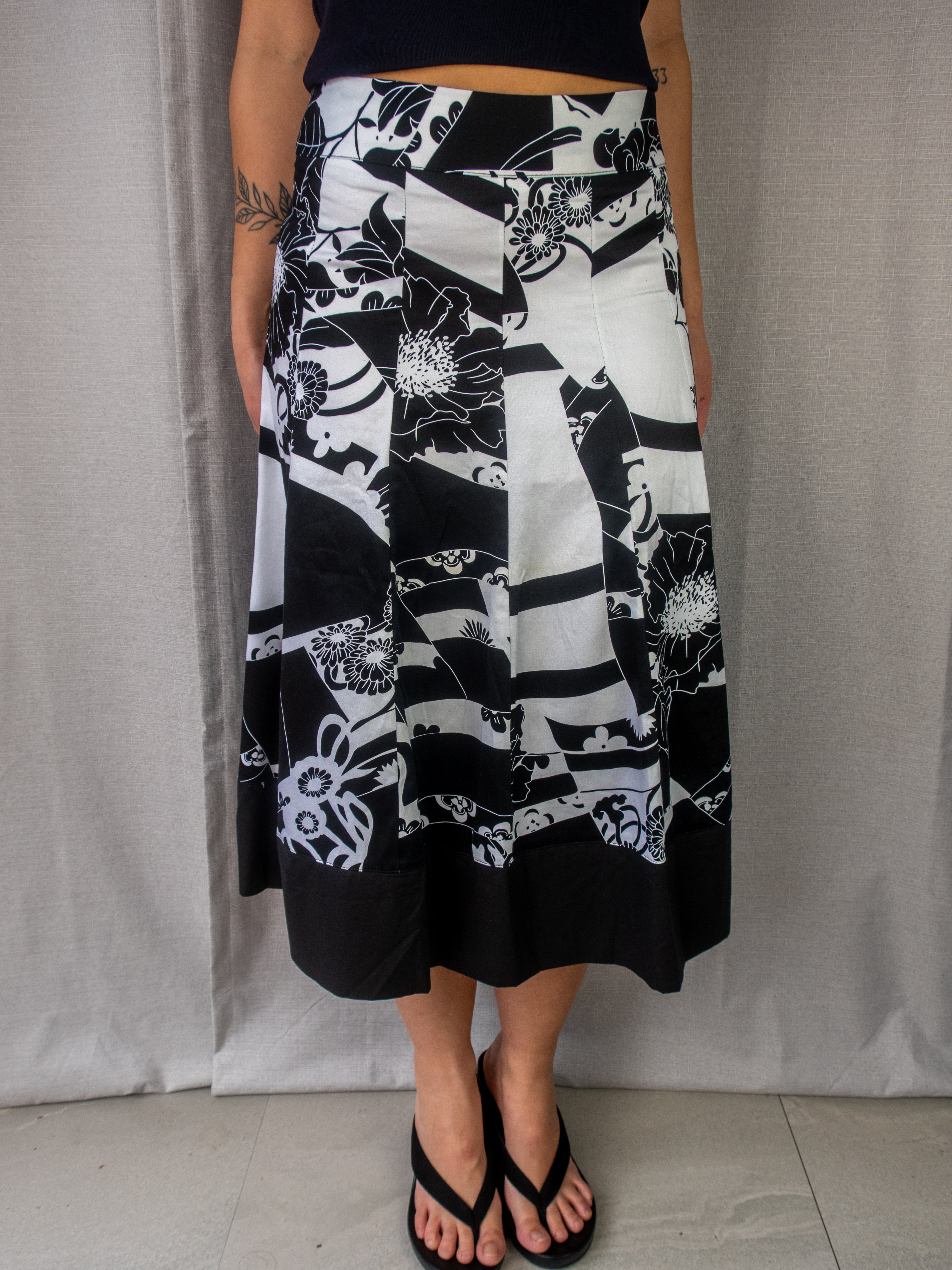Y2K V.O.K Australia Printed A-Line Midi Skirt - Black/White - Size 8
