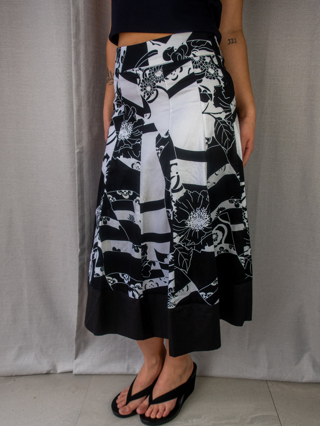 Y2K V.O.K Australia Printed A-Line Midi Skirt - Black/White - Size 8