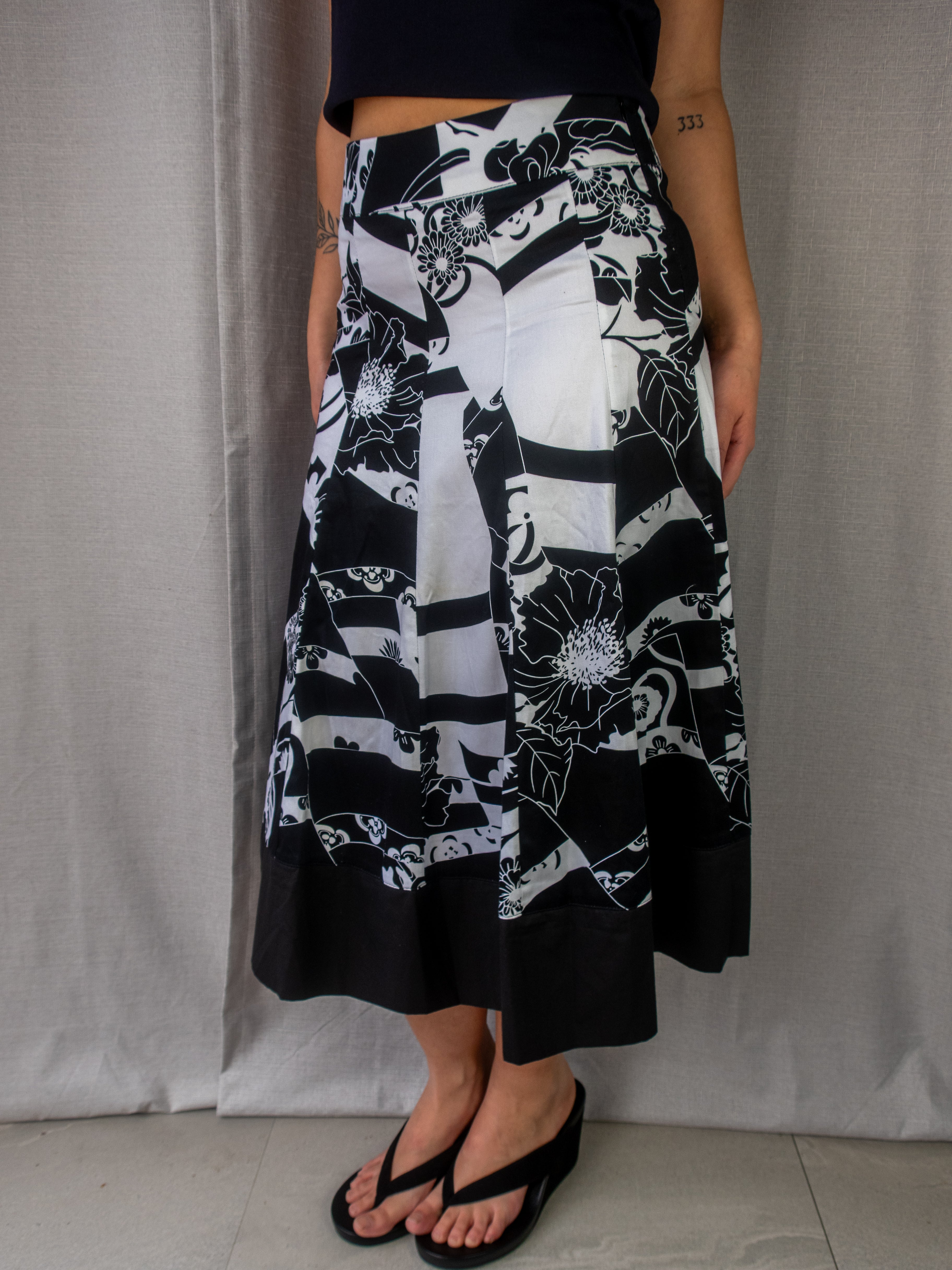 Y2K V.O.K Australia Printed A-Line Midi Skirt - Black/White - Size 8