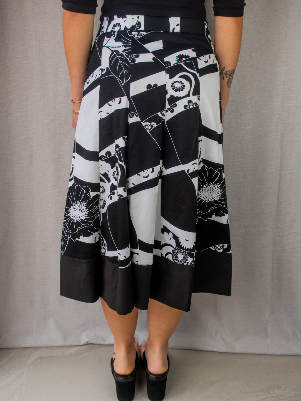 Y2K V.O.K Australia Printed Midi Skirt - Size XS
