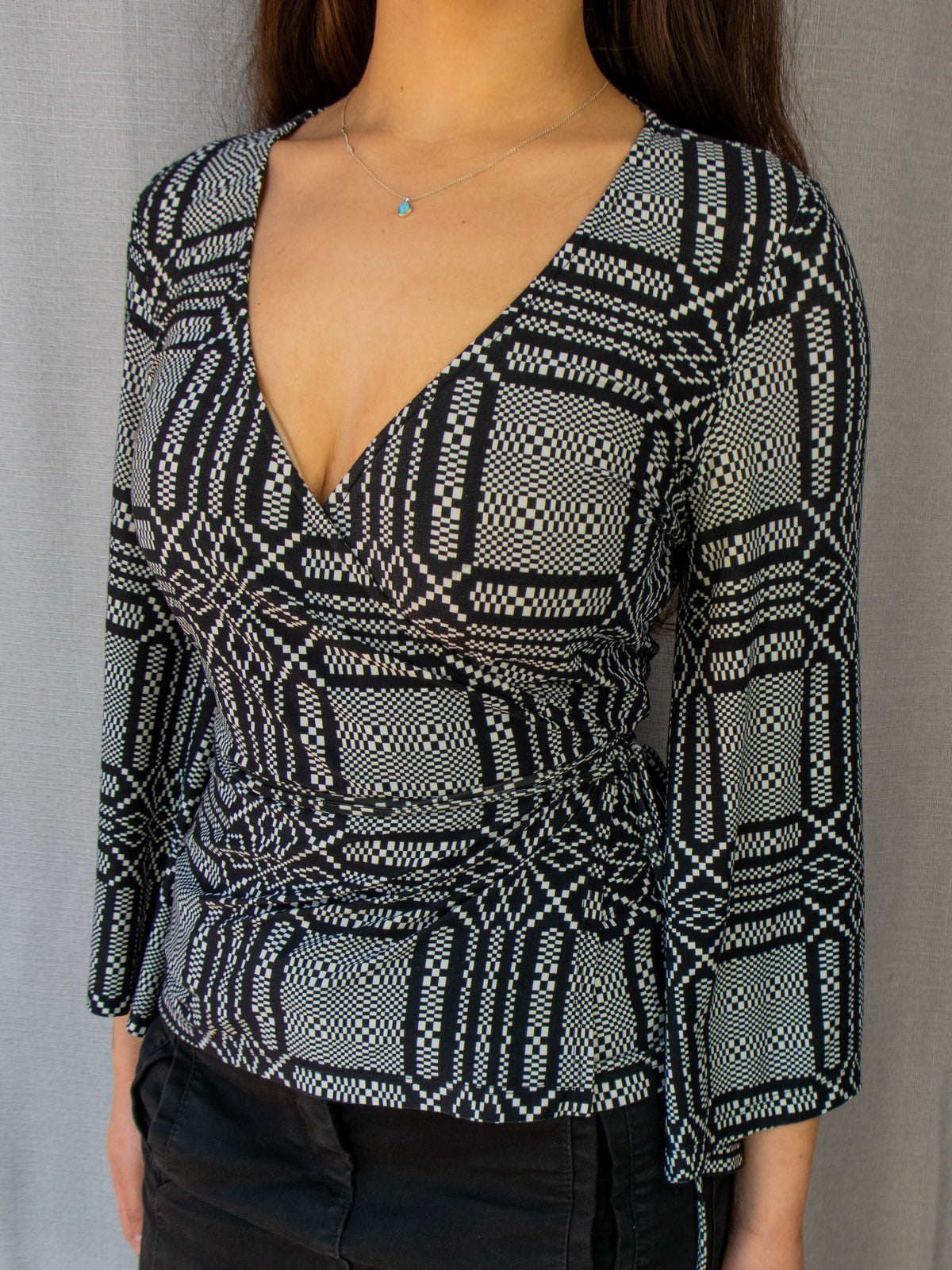 00s Charlie Brown Black & White Wrap Top - Size S