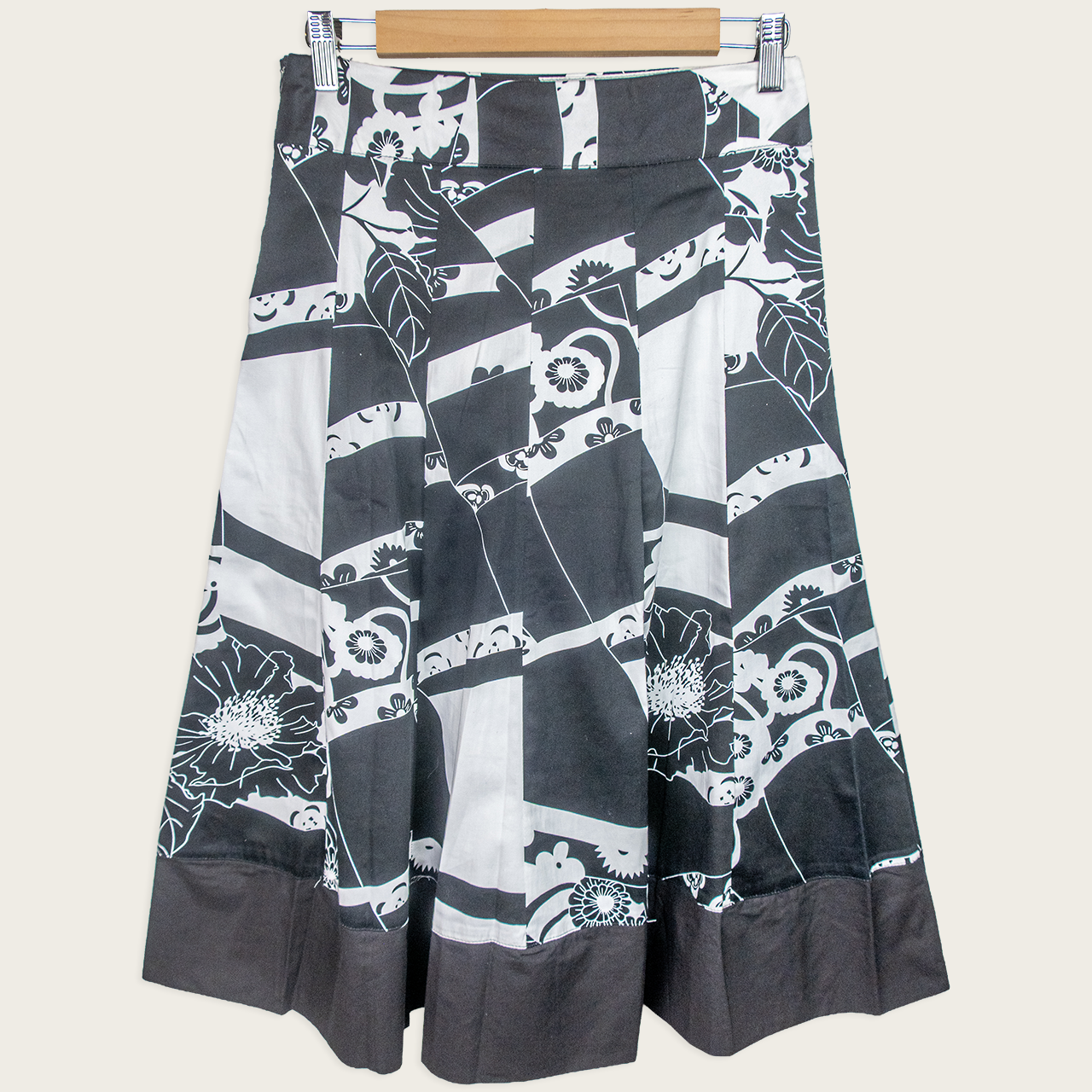 Y2K V.O.K Australia Printed A-Line Midi Skirt - Black/White - Size 8