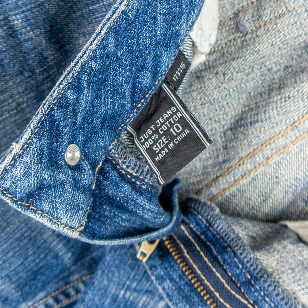 Y2K Just Jeans Denim Capris - Size S/M