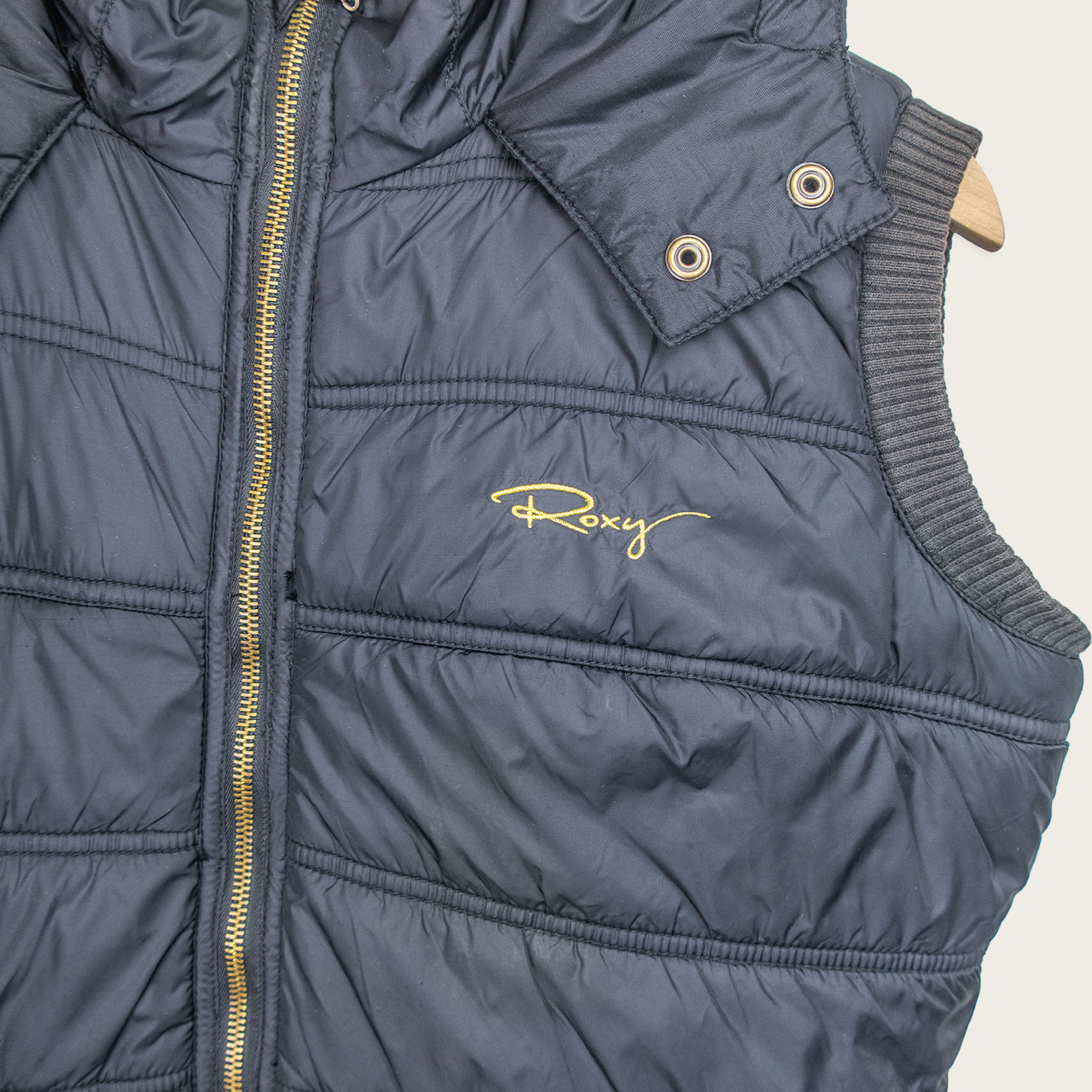 00s Roxy Hooded Puffer Vest - Size M