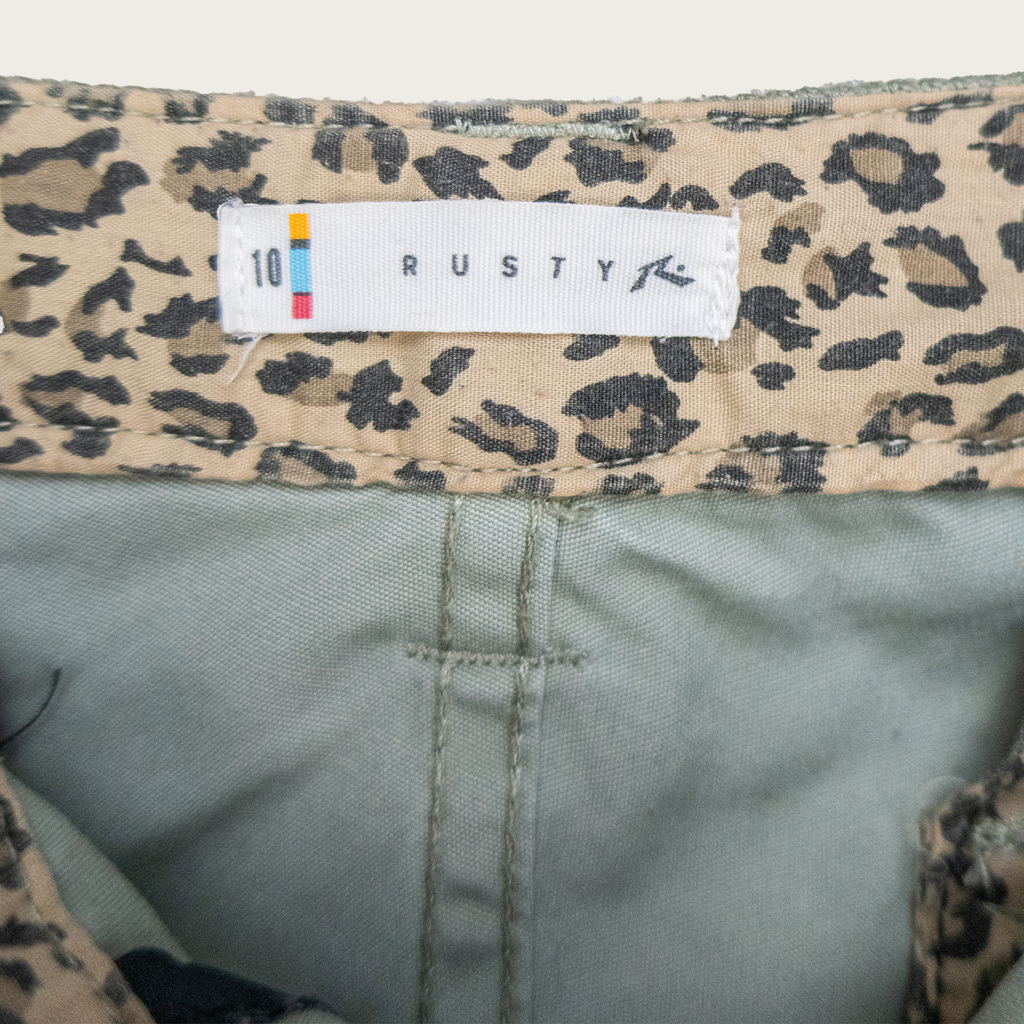 00s Rusty Sage Cargo Mini Shorts - Size M